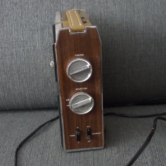 Vintage Juliette Model FPR-1278 Solid State AM/FM AC/DC Portable Radio Hong Kong - Picture 6 of 16